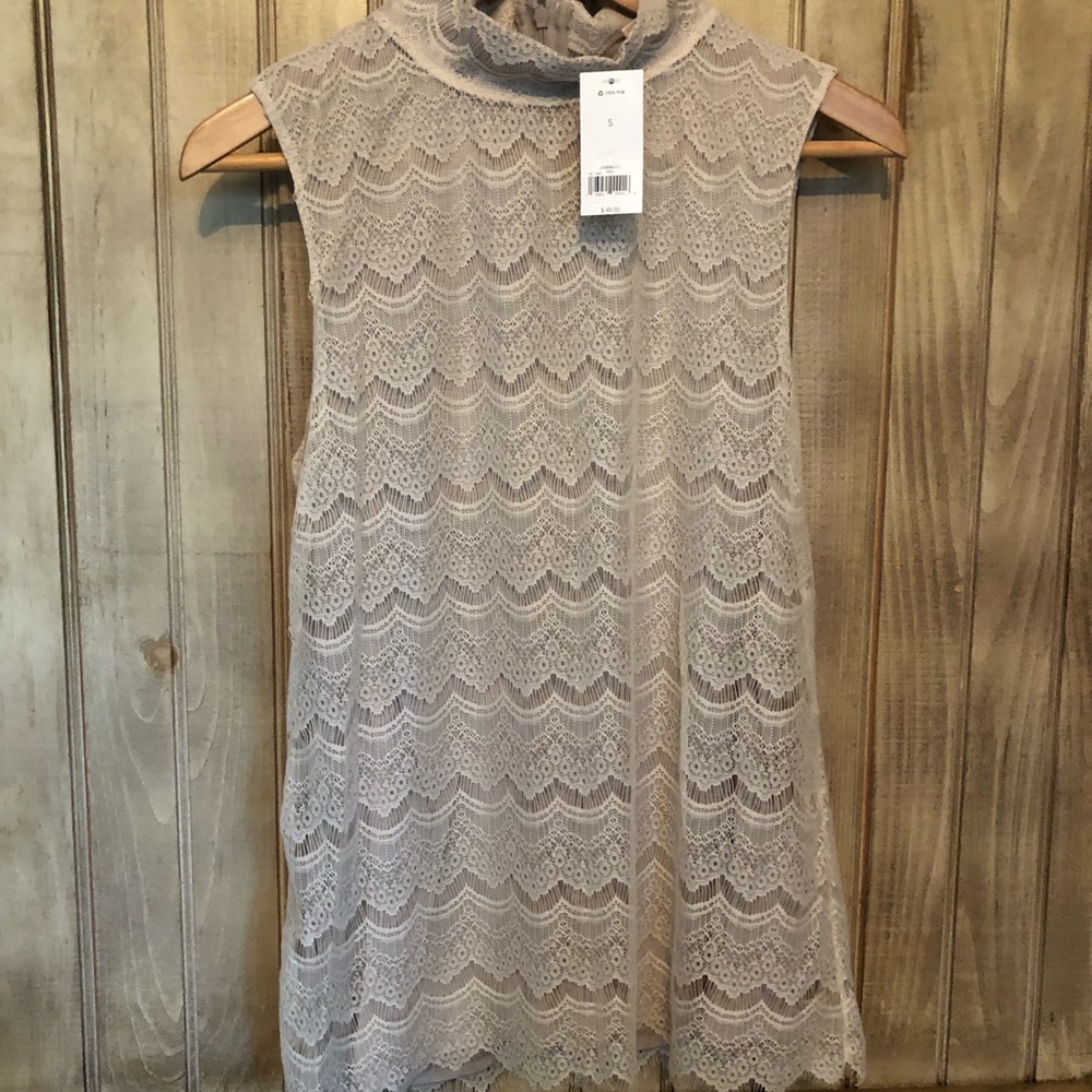 Banana republic sleeveless lace shirt tan built in lining